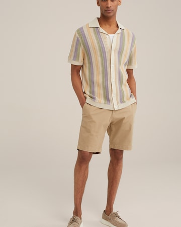 WE Fashion Regular Shorts in Beige