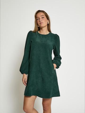 Abito 'Betty' di Peppercorn in verde: frontale