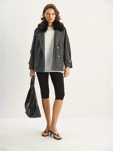 Bianco Lucci Tussenmantel in Grijs