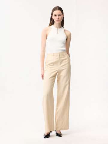 adl Wide leg Pants in Yellow