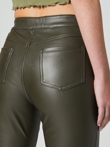 Guido Maria Kretschmer Women - Slimfit Pantalón 'Stella' en verde