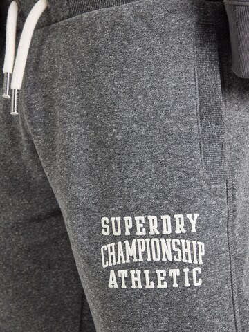 Effilé Pantalon Superdry & Co en gris