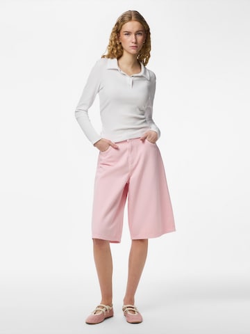 PIECES Szeroka nogawka Jeansy 'PCSky' w kolorze różowy