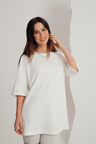 T-shirt 'Dakota' A LOT LESS en blanc : devant