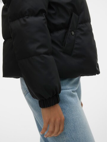 VERO MODA Winter jacket 'Gretafie' in Black