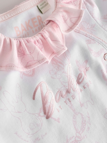 Seturi de lenjerie de la Baker by Ted Baker pe roz