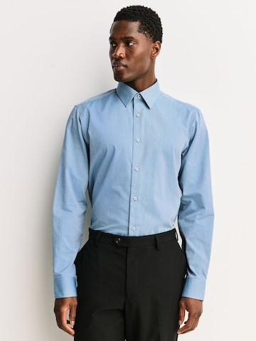 Next - Ajuste estrecho Camisa en azul