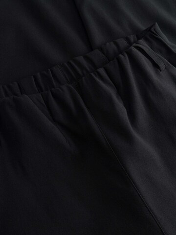 LAURIE Regular Hose 'Taylor'‌‌‌‌‌‌‌‌‌ in Schwarz