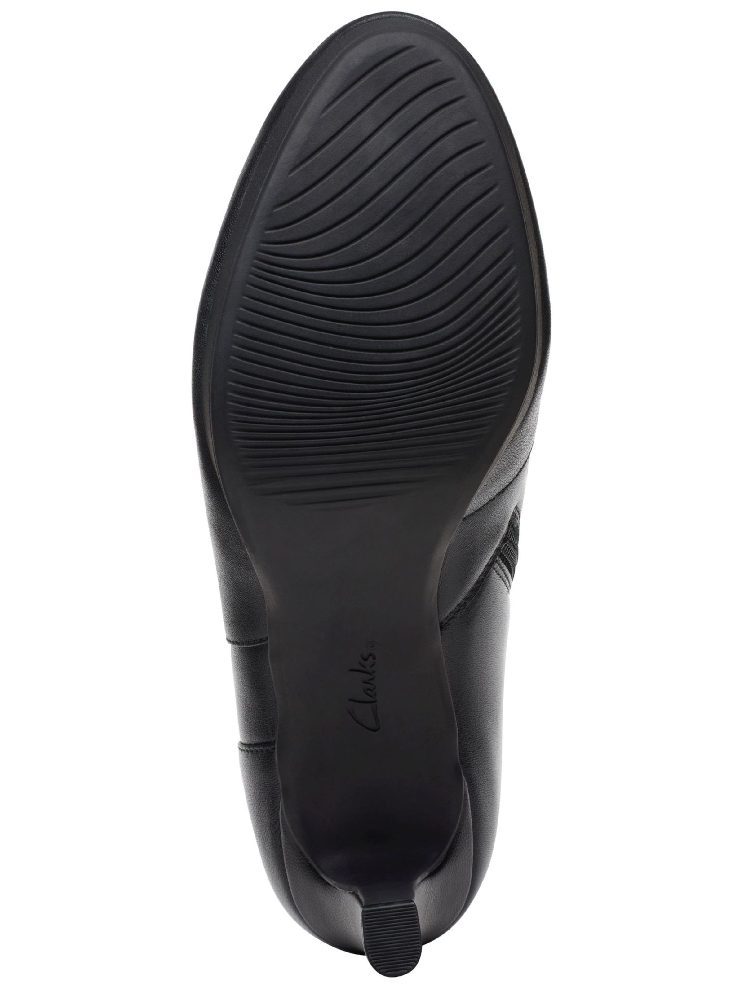 CLARKS Stiefelette in Schwarz