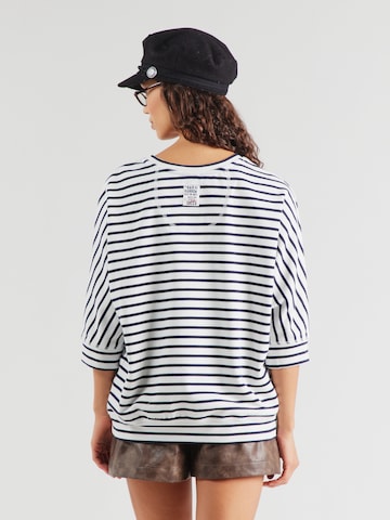 Sweat-shirt Soccx en bleu