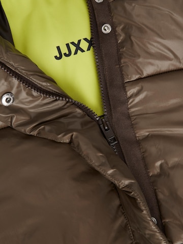 JJXX Winter Jacket 'Beany' in Brown