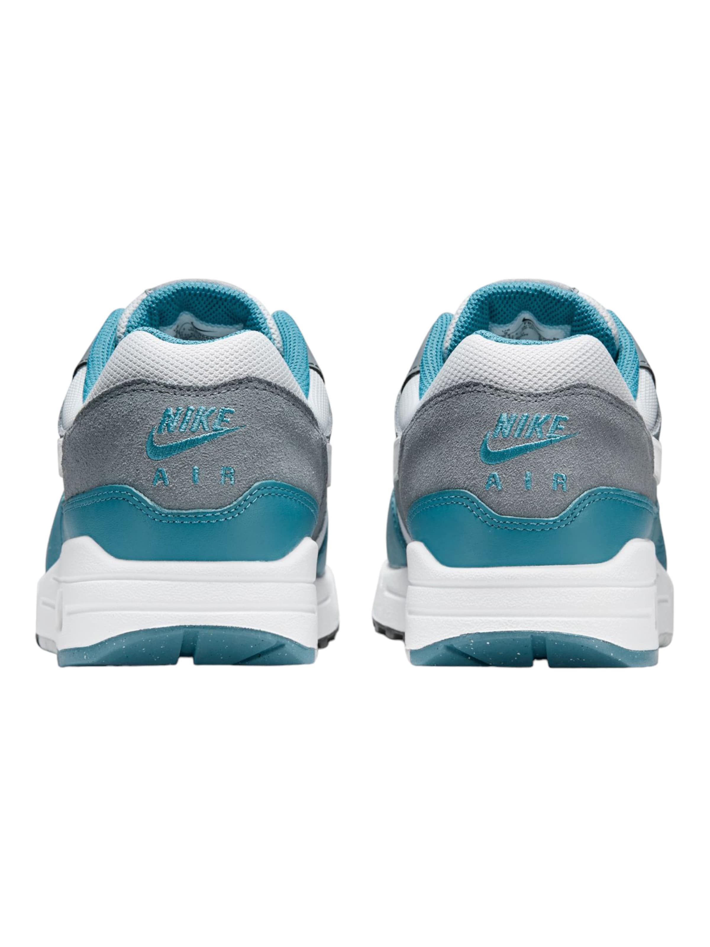 Nike Sportswear Sneakers in Mixed colors