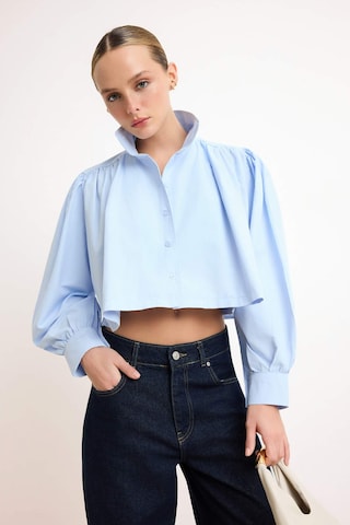 Trendyol Blouse in Blue: front