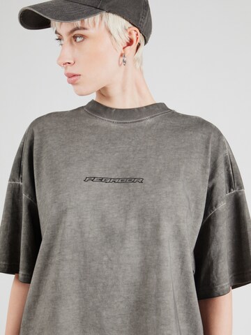 Pegador - Camiseta 'TILLY' en gris