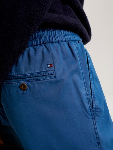 TOMMY HILFIGER Tapered Chino in Blauw