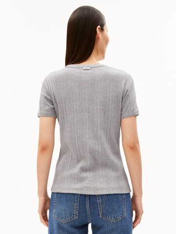 T-shirt ARMEDANGELS en gris