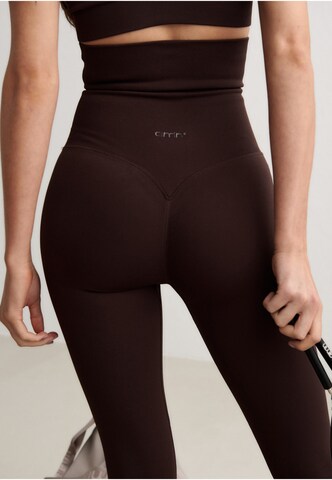 regular Leggings 'Core Control' di Aim'n in marrone