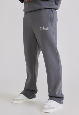 Loosefit Pantaloni 'Essentials' di SikSilk in grigio
