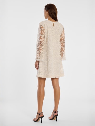 Ana Alcazar Jurk 'Daiva' in Wit