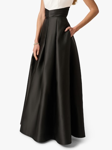 Adrianna Papell Avondjurk in Zwart