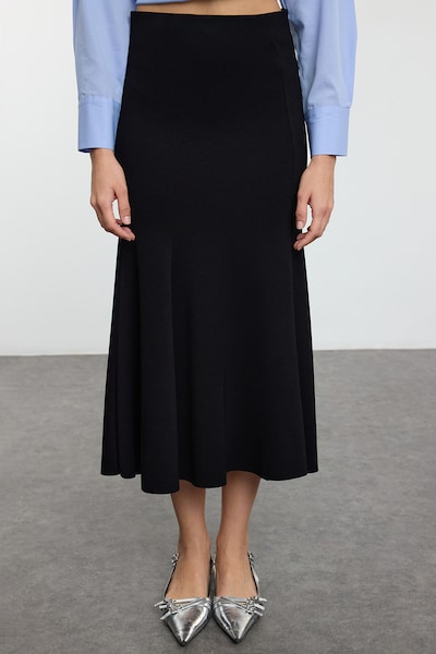 Trendyol Skirt in 34 in Black, Item view