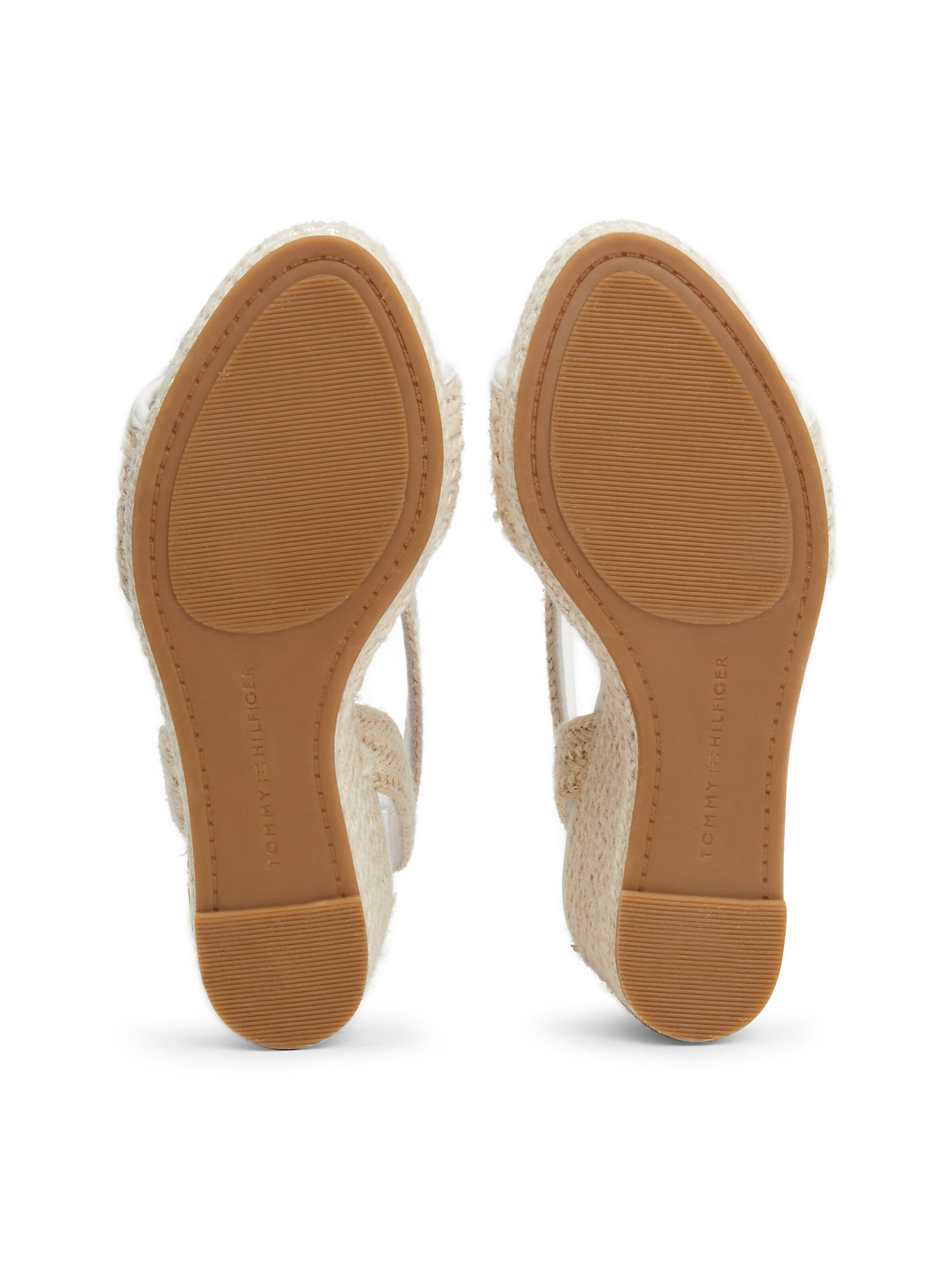 TOMMY HILFIGER Сандали в бежово