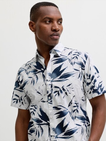 JACK & JONES - Ajuste regular Camisa 'JJHONOLULU' en blanco