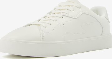 Sneaker bassa di Bershka in bianco: frontale