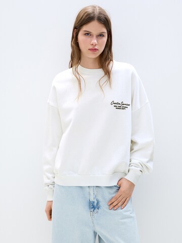 Sweat-shirt Pull&Bear en blanc