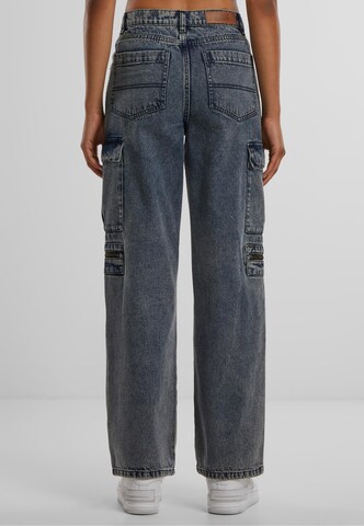 Urban Classics Loose fit Cargo jeans in Grey