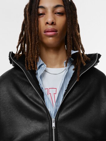 Pull&Bear Prehodna jakna 'STWD' | črna barva