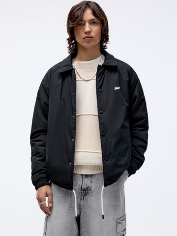 Pull&Bear Between-Season Jacket in Black: front