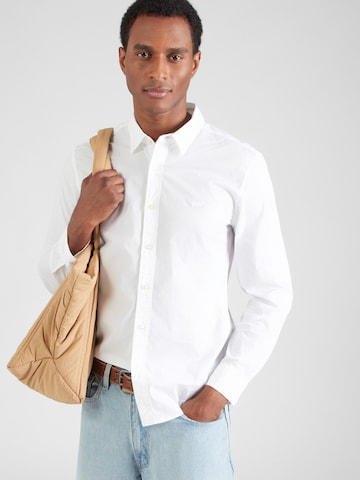 balta LEVI'S ® Priglundantis modelis Marškiniai 'Battery Housemark': priekis