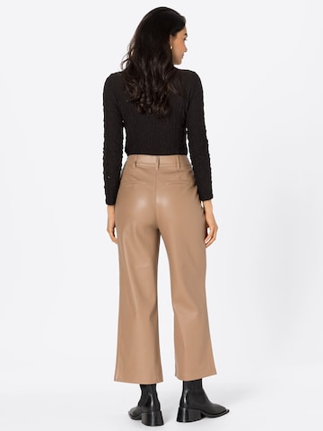 River Island Flared Bundfaltenhose in Braun