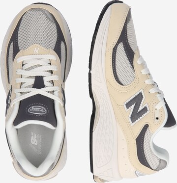 Sneaker '2002' di new balance in beige