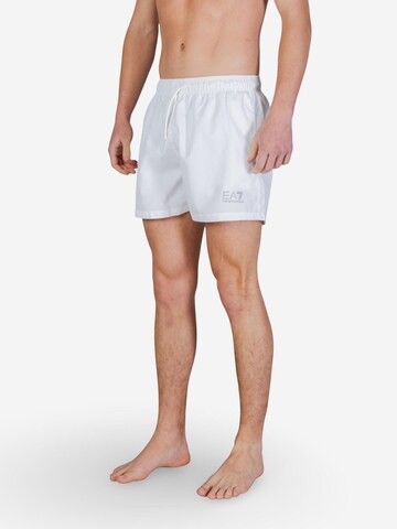 Pantaloncini da bagno '7M001677 AF13019' di EA7 Emporio Armani in bianco