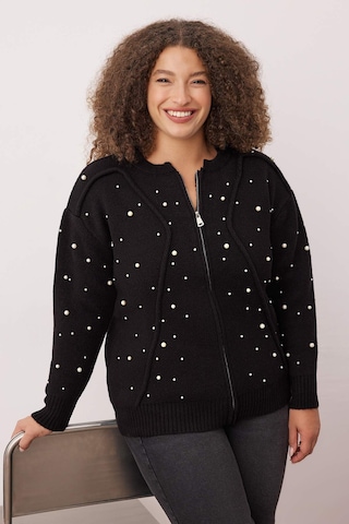 Trendyol Curve Strickjacke in Schwarz: Vorderseite