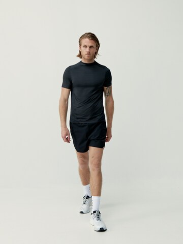 Born Living Yoga Functioneel shirt ' Chad ' in Zwart