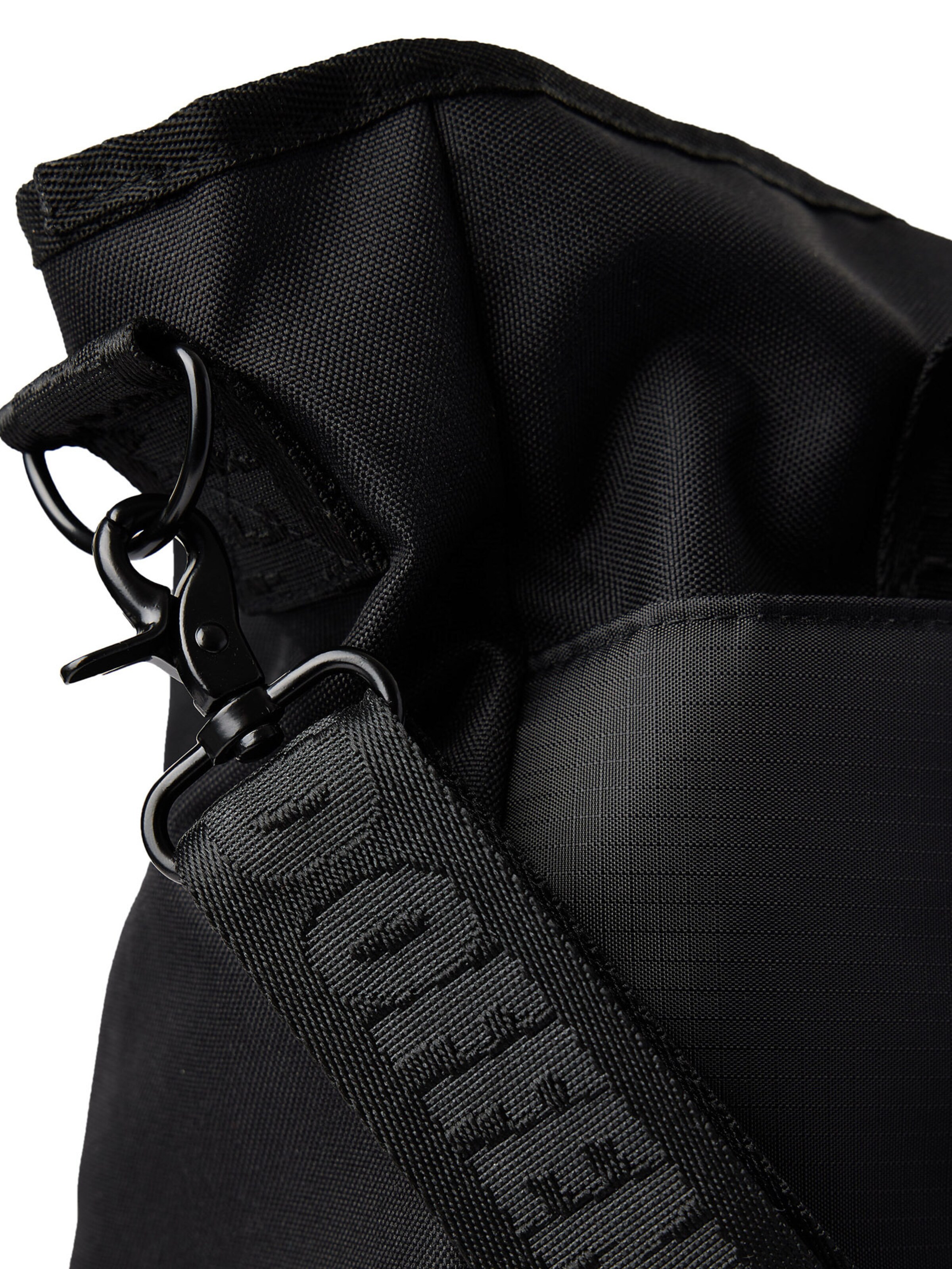 Weekend Offender Shopper in Black