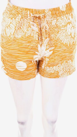DESMOND & DEMPSEY Shorts in XS in Orange: front