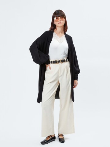 Influencer Strickjacke in Schwarz
