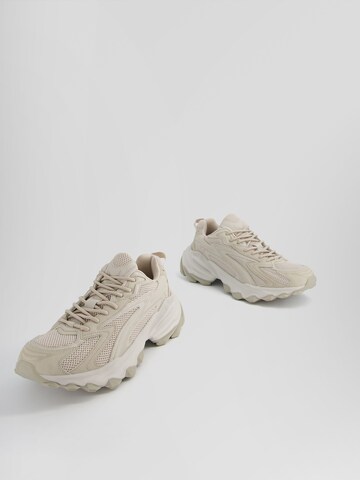 Sneaker bassa di Bershka in beige