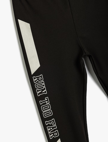 Koton Slim fit Pants in Black