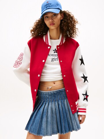 Veste mi-saison Tommy Jeans en rouge : devant