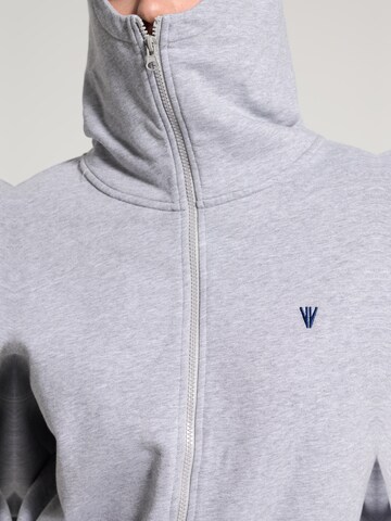 Veste de survêtement 'Chiara' NOWIHT en gris