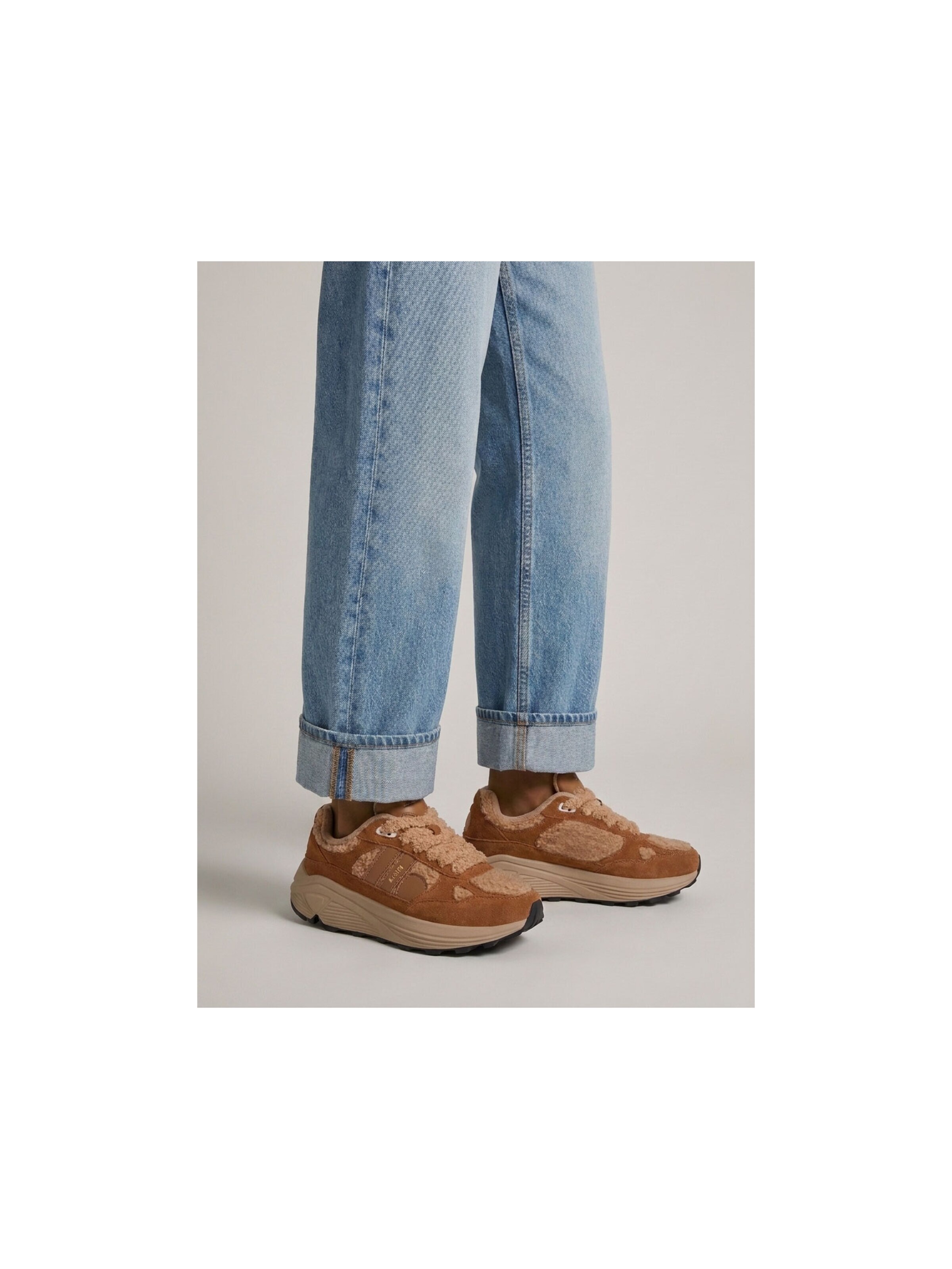 BLACKSTONE Platform trainers 'V-RILEY' in Brown