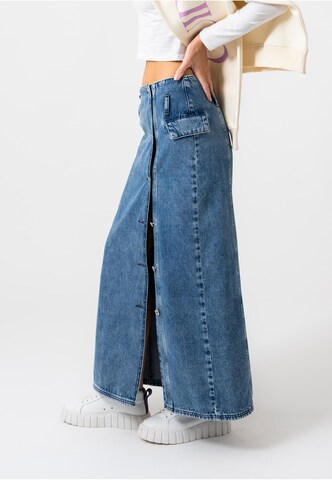 Gonna 'Aspen' di OH APRIL in blu