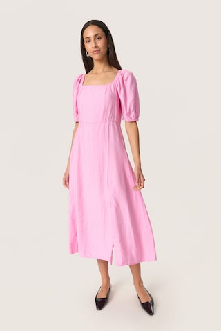 SOAKED IN LUXURY Kleid 'SLEmine' in Pink: Vorderseite