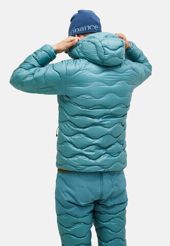 PEAK PERFORMANCE Between-Season Jacket in Green