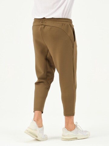 C&City Tapered Trousers in Green